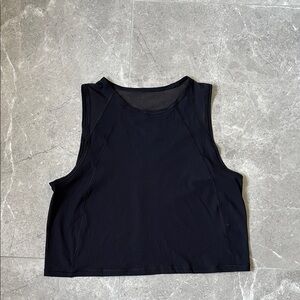 Black lululemon workout top​